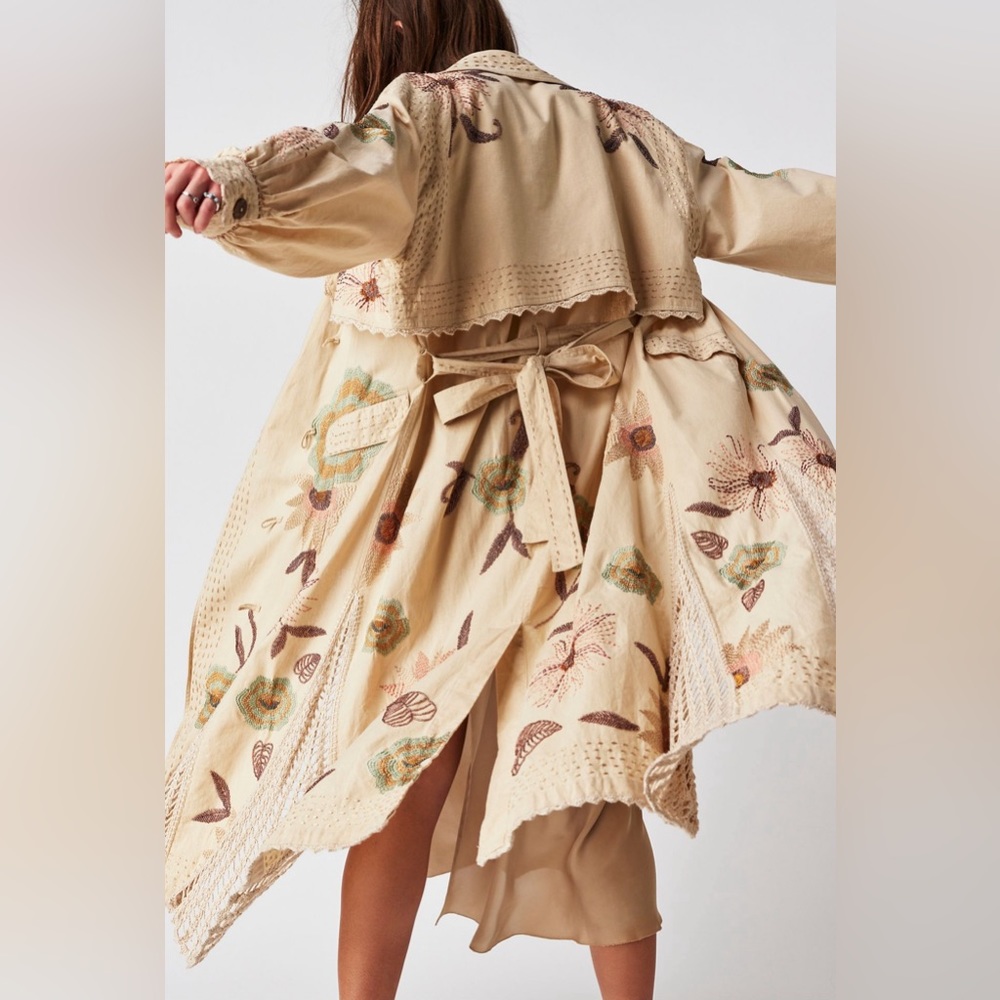 ISO-Free People Forget Me Not Trench Coat in SM or MD